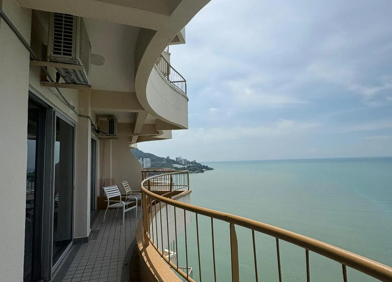 Sky Beach Resort Tandzsung Bungah